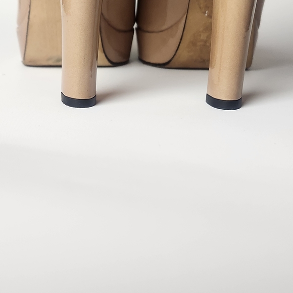 Stuart Weizman Peep Toe Heels - Picture 4 of 8